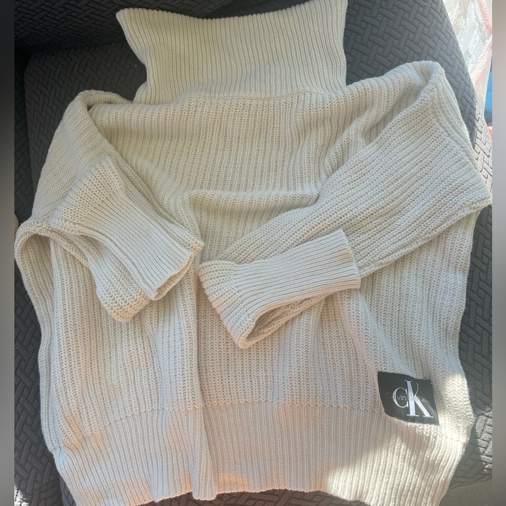 Calvin Klein Sweater